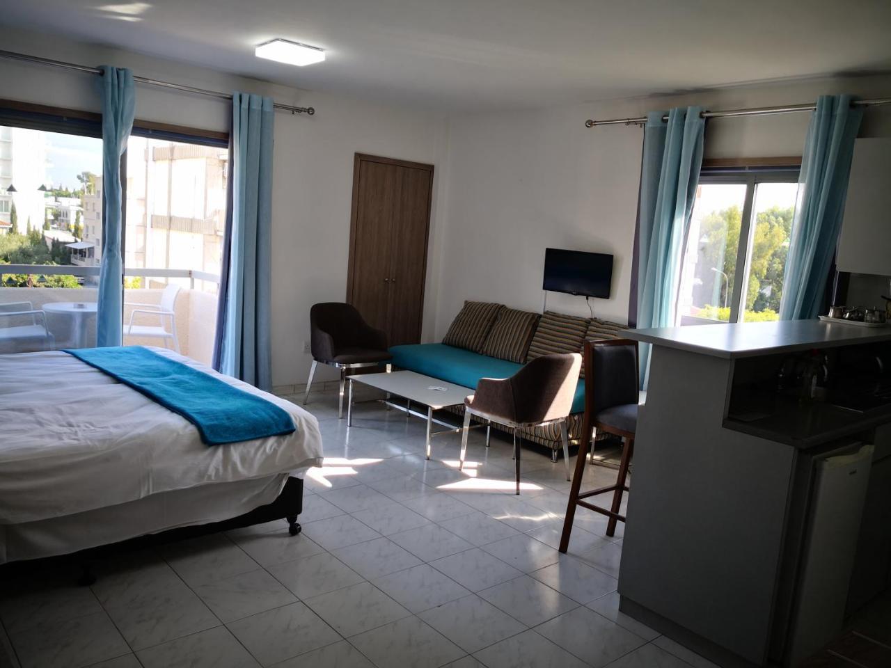 Lobelia Apartments Limassol Luaran gambar